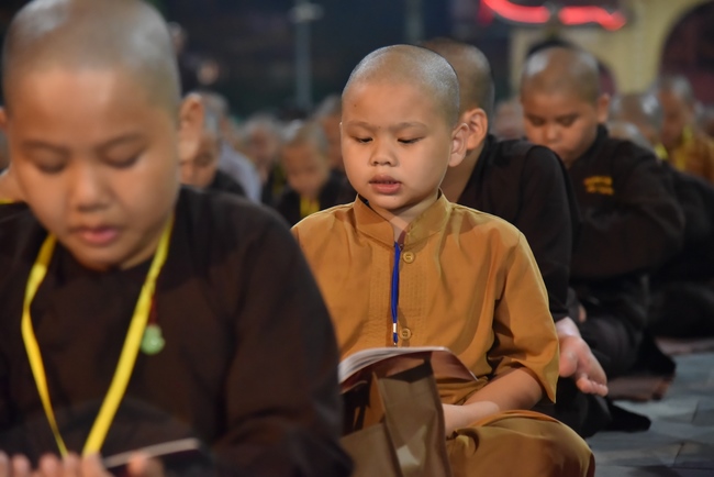 The fifth day of Temporary Ordination Retreat for Children in Summer