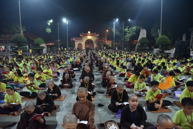 The fifth day of Temporary Ordination Retreat for Children in Summer