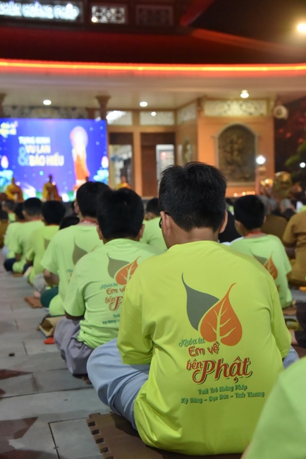 The fifth day of Temporary Ordination Retreat for Children in Summer