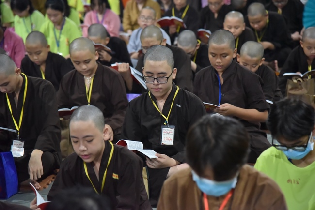 The fifth day of Temporary Ordination Retreat for Children in Summer