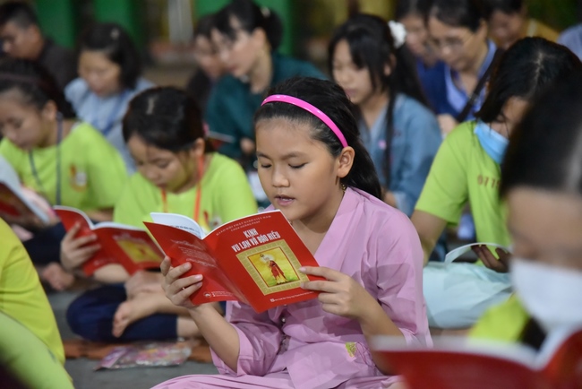 The fifth day of Temporary Ordination Retreat for Children in Summer