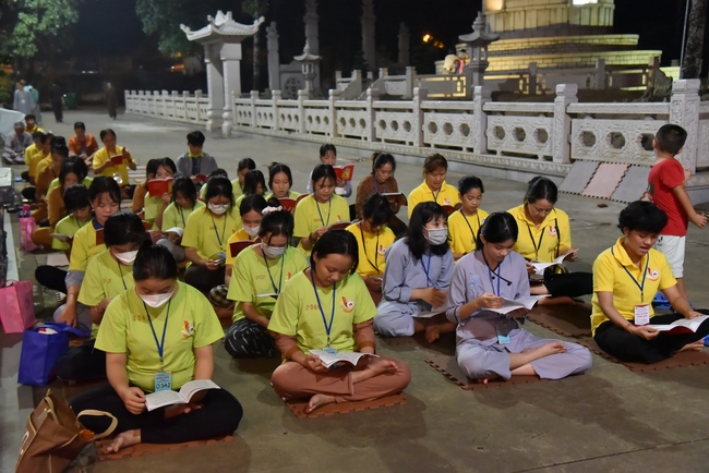 The fifth day of Temporary Ordination Retreat for Children in Summer