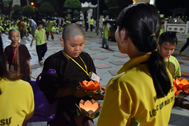 The fifth day of Temporary Ordination Retreat for Children in Summer