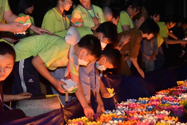 The fifth day of Temporary Ordination Retreat for Children in Summer