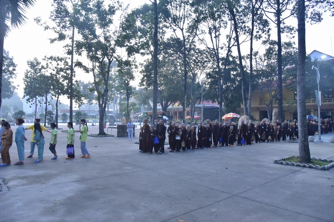 The fifth day of Temporary Ordination Retreat for Children in Summer