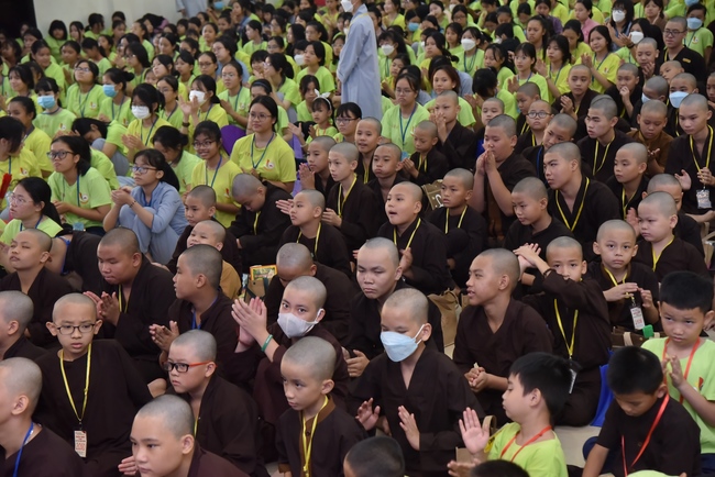 The fifth day of Temporary Ordination Retreat for Children in Summer