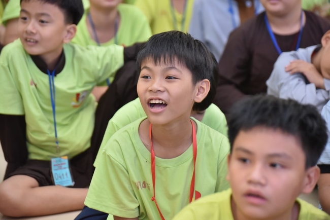 The fifth day of Temporary Ordination Retreat for Children in Summer