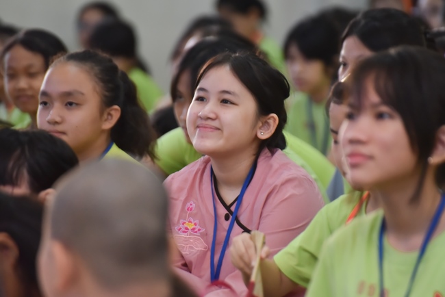 The fifth day of Temporary Ordination Retreat for Children in Summer