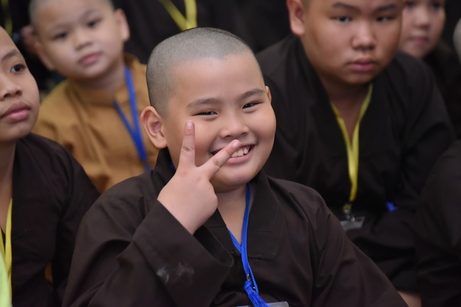 The fifth day of Temporary Ordination Retreat for Children in Summer