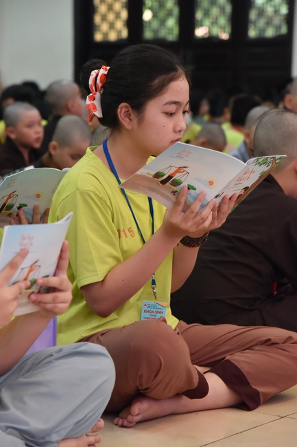 The fifth day of Temporary Ordination Retreat for Children in Summer