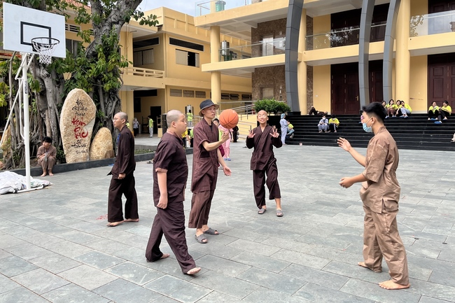 The fifth day of Temporary Ordination Retreat for Children in Summer