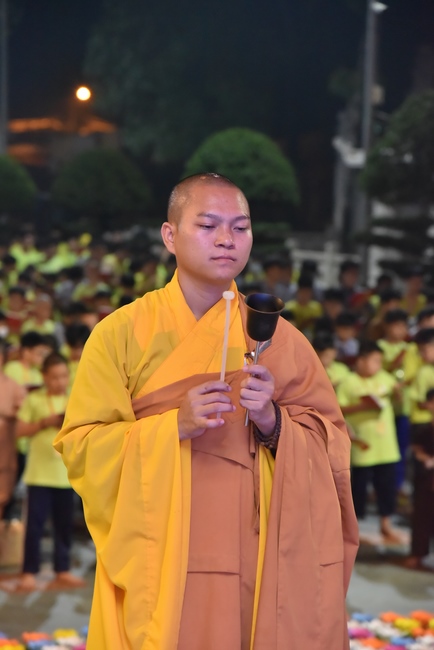 The fifth day of Temporary Ordination Retreat for Children in Summer