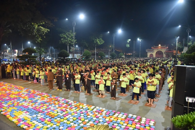 The fifth day of Temporary Ordination Retreat for Children in Summer