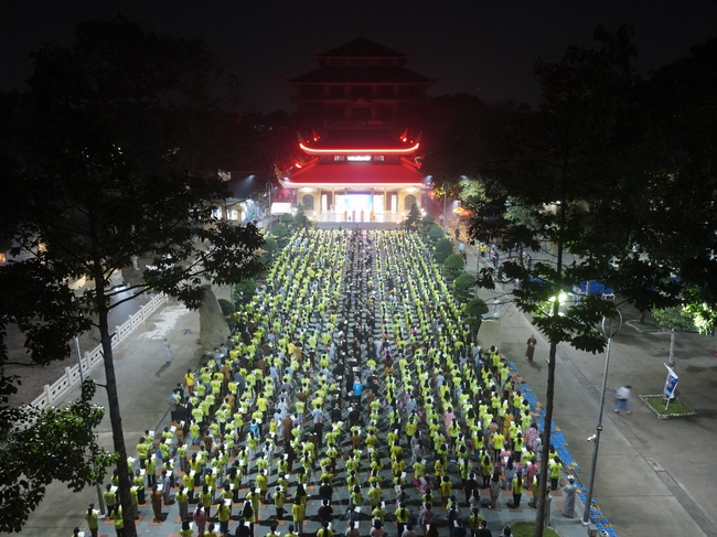The fifth day of Temporary Ordination Retreat for Children in Summer