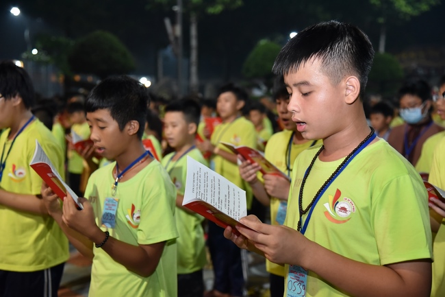 The fifth day of Temporary Ordination Retreat for Children in Summer