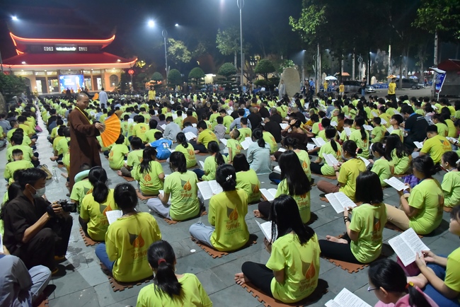 The fifth day of Temporary Ordination Retreat for Children in Summer