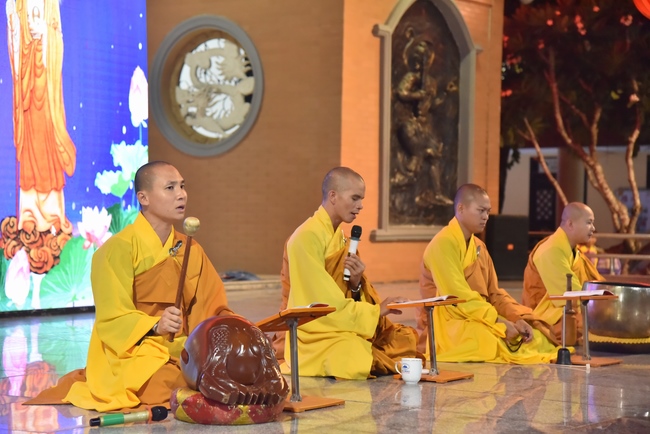 The fifth day of Temporary Ordination Retreat for Children in Summer