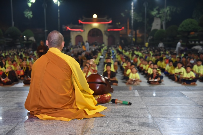 The fifth day of Temporary Ordination Retreat for Children in Summer