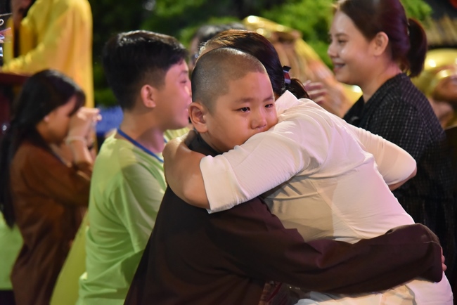 Last day of Temporary Ordination Retreat for Children in Summer