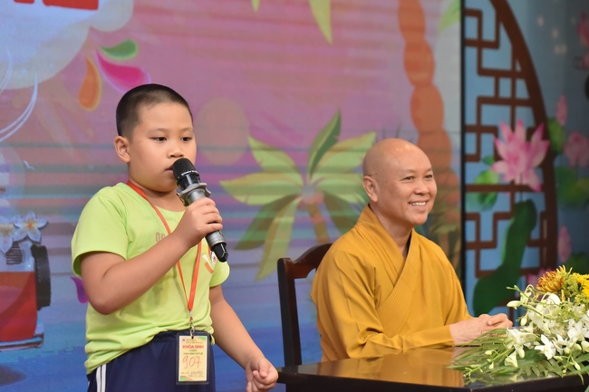 Last day of Temporary Ordination Retreat for Children in Summer