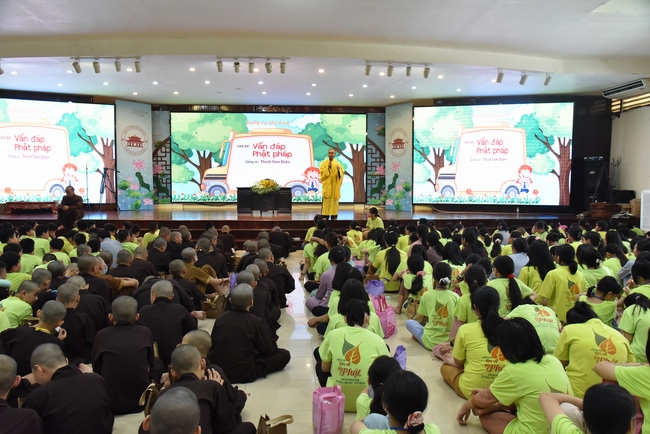 Last day of Temporary Ordination Retreat for Children in Summer