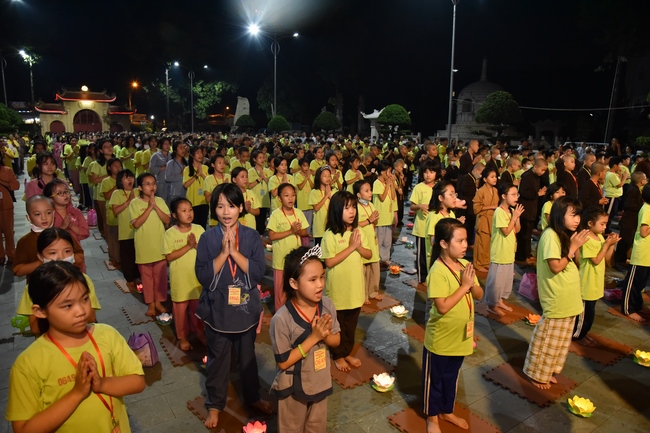 Last day of Temporary Ordination Retreat for Children in Summer