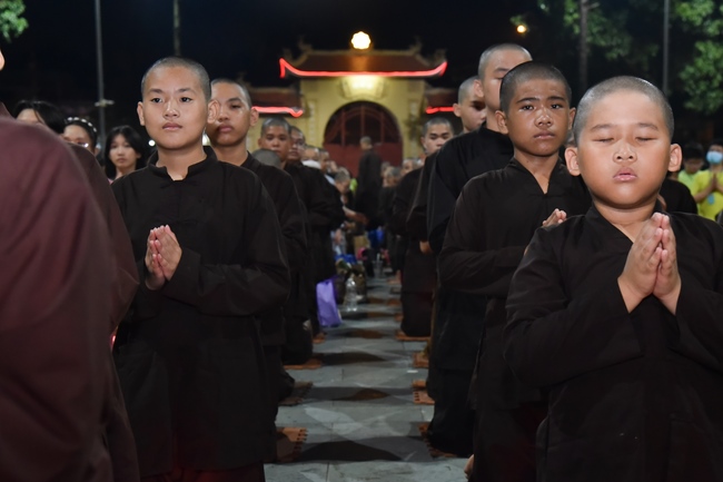 Last day of Temporary Ordination Retreat for Children in Summer