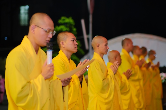 Last day of Temporary Ordination Retreat for Children in Summer