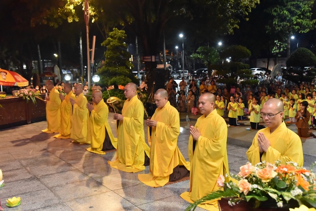 Last day of Temporary Ordination Retreat for Children in Summer