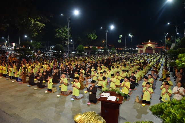 Last day of Temporary Ordination Retreat for Children in Summer
