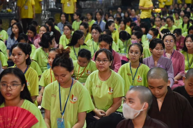 Last day of Temporary Ordination Retreat for Children in Summer