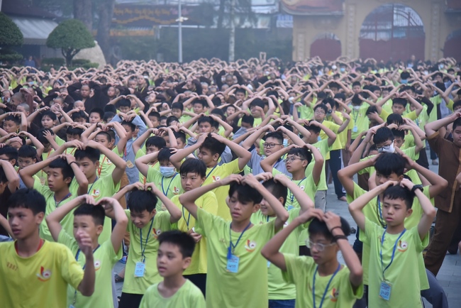 Last day of Temporary Ordination Retreat for Children in Summer