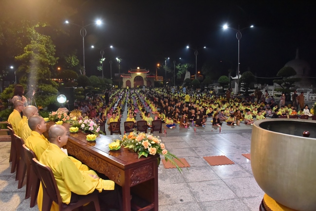 Last day of Temporary Ordination Retreat for Children in Summer