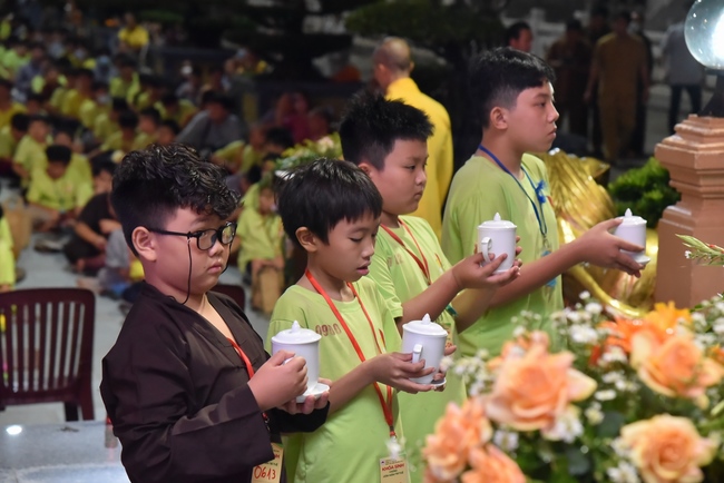 Last day of Temporary Ordination Retreat for Children in Summer