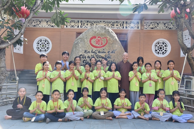 Last day of Temporary Ordination Retreat for Children in Summer