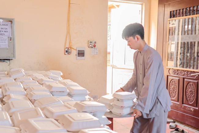 One-Day Peaceful Retreat at Hoa Phuc Pagoda