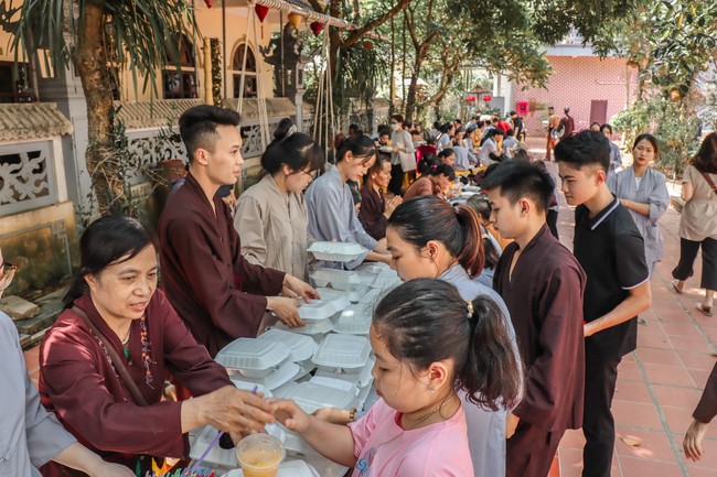 One-Day Peaceful Retreat at Hoa Phuc Pagoda