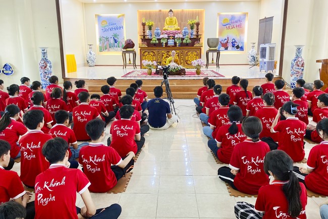 The 4th day of Summer Retreat at Tay Khanh Pagoda