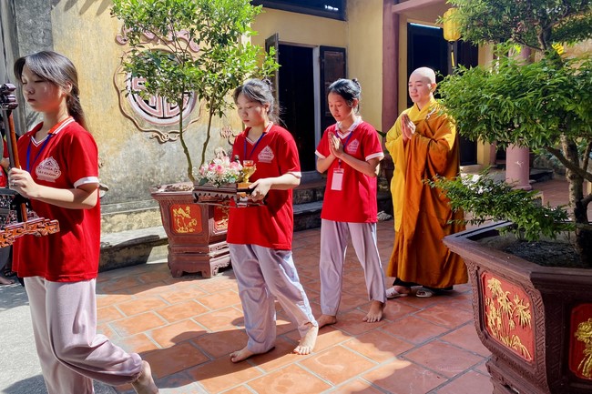 The 4th day of Summer Retreat at Tay Khanh Pagoda