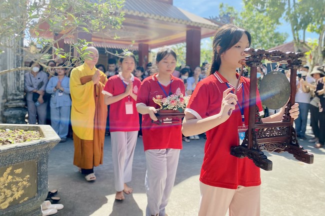 The 4th day of Summer Retreat at Tay Khanh Pagoda