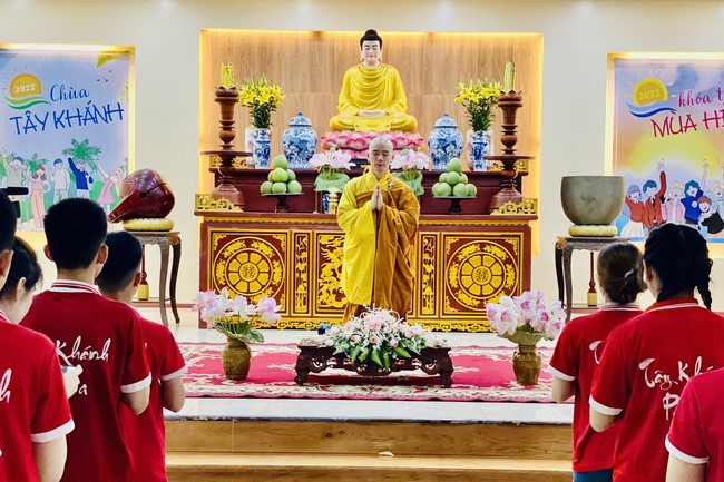 The 4th day of Summer Retreat at Tay Khanh Pagoda