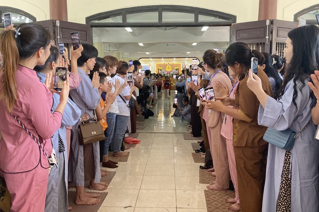 The 4th day of Summer Retreat at Tay Khanh Pagoda