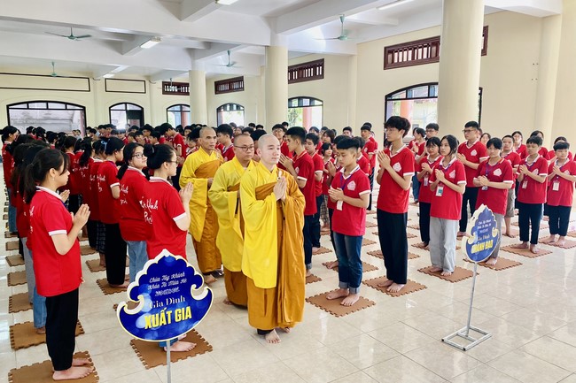 The 4th day of Summer Retreat at Tay Khanh Pagoda