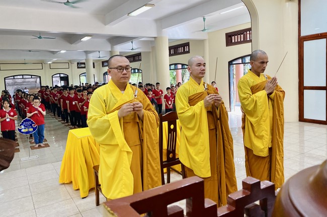 The 4th day of Summer Retreat at Tay Khanh Pagoda