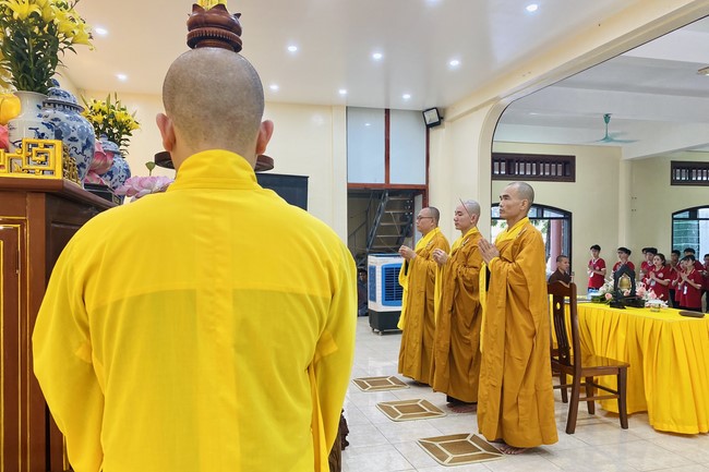 The 4th day of Summer Retreat at Tay Khanh Pagoda