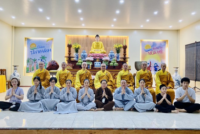 The 4th day of Summer Retreat at Tay Khanh Pagoda
