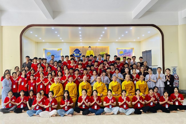The 4th day of Summer Retreat at Tay Khanh Pagoda