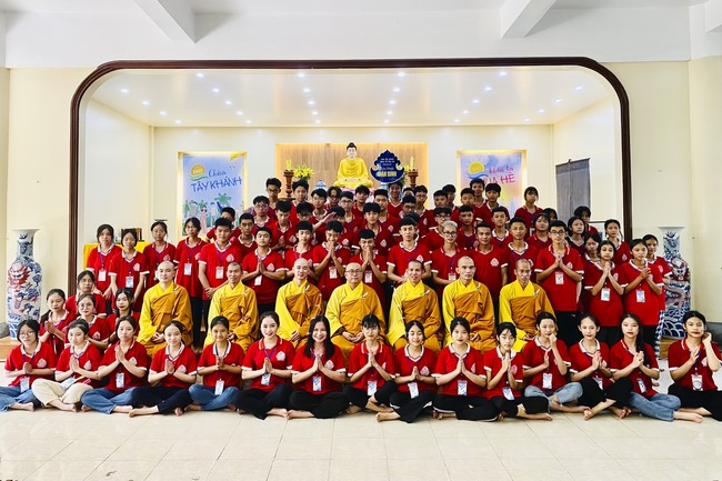 The 4th day of Summer Retreat at Tay Khanh Pagoda