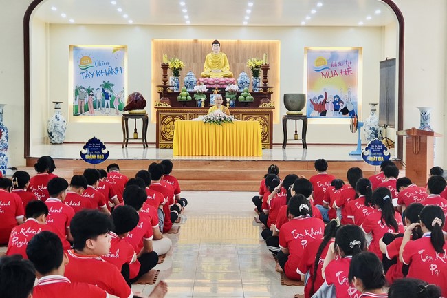 Last day of Summer Retreat at Tay Khanh Pagoda