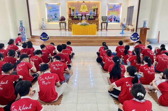 Last day of Summer Retreat at Tay Khanh Pagoda